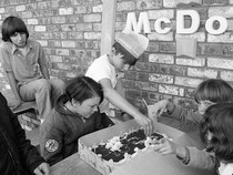Nostalgia Yuk! Begini Suasana Gerai McDonalds Tahun 1970an