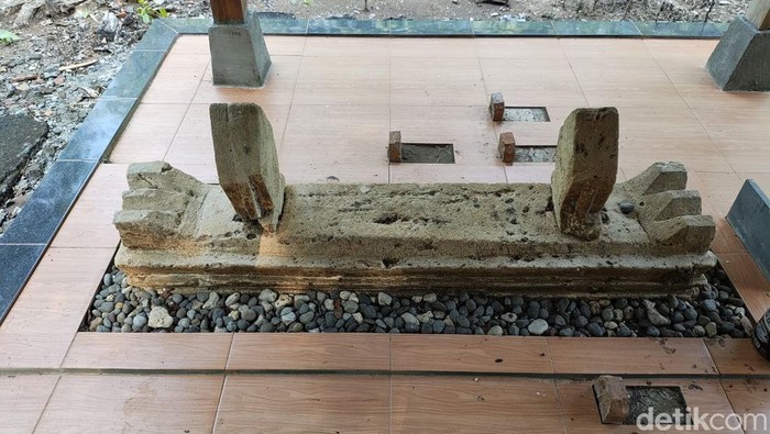 Pasalnya, orang yang berada di dekat makam Ki Wonosonggo pantang bersikap maupun berucap hal yang tidak sopan