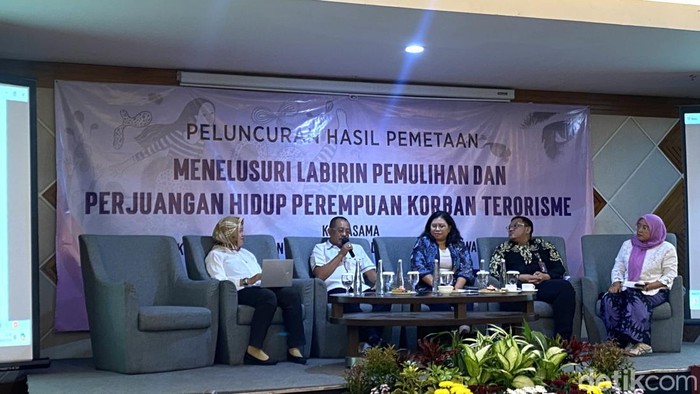 Peluncuran hasil pemetaan Komnas Perempuan ‘Menulusuri Labirin dan Perjuangan Hidup Perempuan Korban Terorisme’.