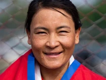 Perempuan Ini Cetak Rekor Pendakian Tercepat Gunung Everest