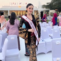 Berparas cantik nan ayu, pesona Puteri Modiyanti kerap bikin terpana. Melalui akun Instagramnya Puteri kerap membagikan foto-foto dan kegiatannya kepada lebih dari 43,7 ribu pengikutnya. Foto: Instagram/@putmod