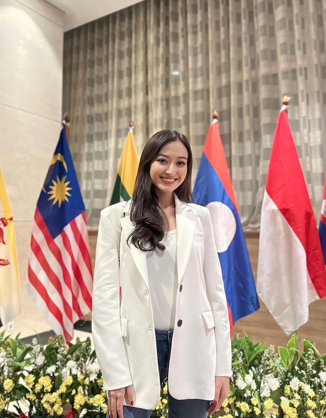 Puteri Modiyanti diduga merupakan anak Tommy Soeharto dari pernikahan sirinya dengan Sandy Harun. Sandy diketahui menikah untuk yang kedua kalinya dengan Tommy Soeharto pada tahun 1999. Namun pernikahan siri tersebut berakhir dengan perceraian. Foto: Instagram/@putmod