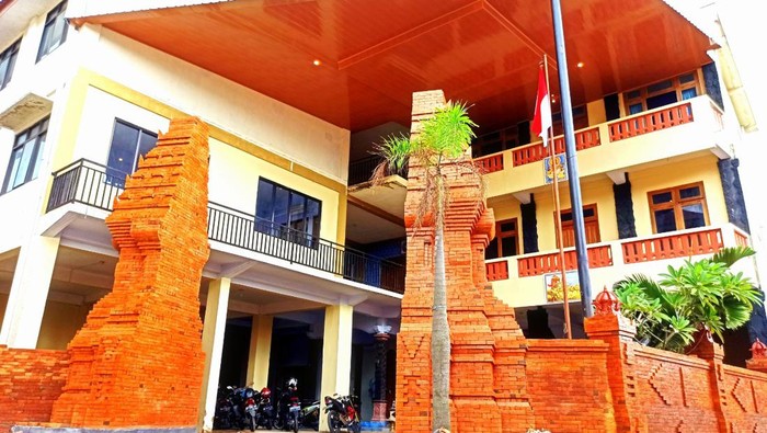 Sekolah Tinggi Hindu Dharma, Klaten naik status dan berganti nama menjadi Sekolah Tinggi Agama Hindu Negeri (STAHN) Jawa Dwipa.