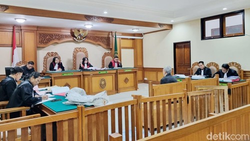 Sidang tuntutan dengan terdakwa Vincent Juwono di  PN Gianyar, Rabu (29/5/2024). (foto : Putu Krista/detikBali).