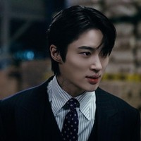 Byeon Woo Seok kemudian jadi pemeran antagonis dalam spin-off drama Korea Strong Woman Do Bong Soon, Strong Girl Nam Soon. Dia merupakan seorang CEO yang diam-diam punya kekuatan super. Foto: Instagram