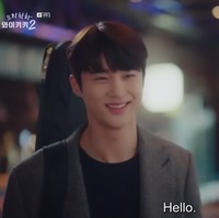 Pada tahun 2019, Byeon Woo Seok beradu akting dengan Kim Seon Ho dan Moon Ga Young di drama Korea Welcome to Waikiki 2. Dia dikisahkan sebagai seorang penyanyi kafe yang memiliki paras tampan. Foto: Instagram