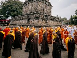 Menangkap Keindahan Waisak Borobudur Pakai iPhone