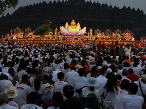 Menangkap Keindahan Waisak Borobudur Pakai iPhone