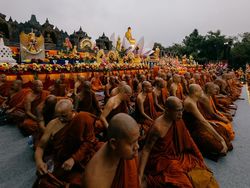 Menangkap Keindahan Waisak Borobudur Pakai iPhone