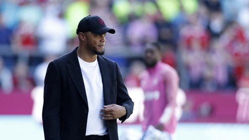 Soccer Football - Premier League - Burnley v Nottingham Forest - Turf Moor, Burnley, Britain - May 19, 2024 Burnley manager Vincent Kompany looks on Action Images via Reuters/Jason Cairnduff EDITORIAL USE ONLY. NO USE WITH UNAUTHORIZED AUDIO, VIDEO, DATA, FIXTURE LISTS, CLUB/LEAGUE LOGOS OR LIVE SERVICES. ONLINE IN-MATCH USE LIMITED TO 120 IMAGES, NO VIDEO EMULATION. NO USE IN BETTING, GAMES OR SINGLE CLUB/LEAGUE/PLAYER PUBLICATIONS. PLEASE CONTACT YOUR ACCOUNT REPRESENTATIVE FOR FURTHER DETAILS..
