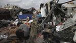 Warga Palestina Berbondong Melarikan Diri dari Rafah