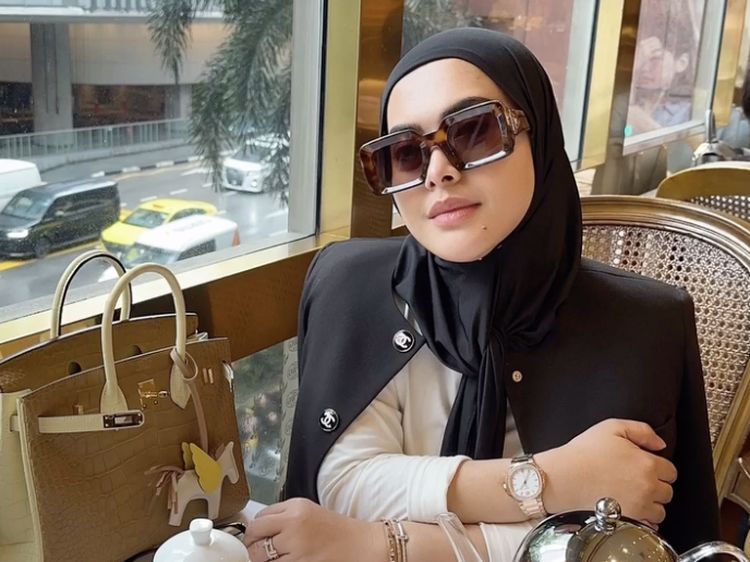 10 Potret Kulineran Mewah Aisyahrani, Adik Princess Syahrini