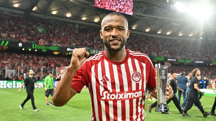 ATHENS, GREECE - MAY 29: Ayoub El Kaabi of Olympiacos poses for a photo with the Laufenn Player Of The Match award after the teams victory in the UEFA Europa Conference League 2023/24 final match between Olympiacos FC and ACF Fiorentina at AEK Arena on May 29, 2024 in Athens, Greece. (Photo by Sebastian Widmann - UEFA/UEFA via Getty Images)