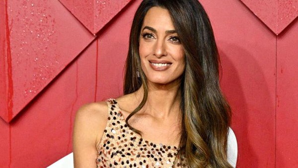 Foto Amal Clooney, Istri George Clooney Rekomendasikan Penangkapan Netanyahu