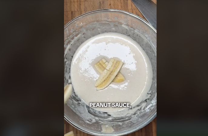 Bule Inggris Ini Bikin Menu Makan Siang khas Indonesia yang Enak