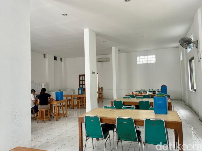 Cita Rasa Ayam Goreng dan Bakar Legendaris ‘Borobudur’ yang Terkenal di Tangerang Cita Rasa Ayam Goreng dan Bakar Legendaris ‘Borobudur’ yang Terkenal di Tangerang