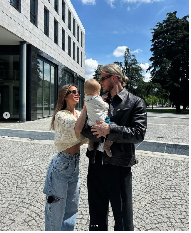 Loris Karius dan Diletta Leotta telah menjalin hubungan cinta sejak 2022. Dari hubungan asmara tanpa pernikahan itu keduanya telah dikaruniai seorang anak perempuan. Foto: Instagram