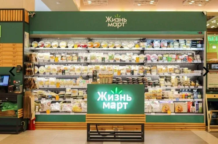 Duh! Orang Sengaja Jilat Cangkang Telur di Supermarket Agar Dapat Uang