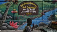 Mural yang memiliki gambar suasana perkebunan itu bertujuan untuk memberikan edukasi kepada masyarakat agar selalu menjaga lingkungannya tetap bersih, nyaman dan asri.