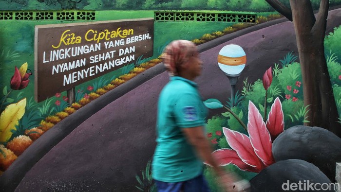 Edukasi Lingkungan hingga Biota Laut lewat Mural di Jakarta Utara Edukasi Lingkungan hingga Biota Laut lewat Mural di Jakarta Utara