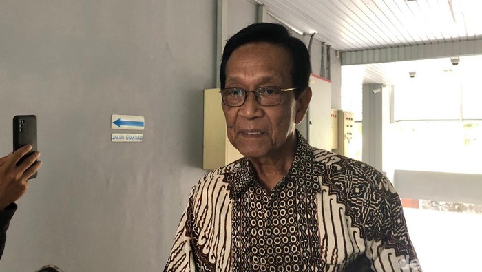 Gubernur DIY Sultan Hamengku Buwono (HB) X ditemui wartawan di Kompleks Kepatihan, Kota Jogja, Kamis (30/5/2024).