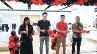 Digiplus, sebagai salah satu unit bisnis dari peritel gaya hidup kenamaan Indonesia, PT Mitra Adiperkasa Tbk (MAP) kembali meresmikan outlet yang berlokasi di Tengah Kota Jakarta. Kali ini, Digiplus ingin menyasar masyarakat ibu kota yang ingin menunjang gaya hidup ataupun melengkapi rangkaian kebutuhan akan teknologi multi brand, melalui outlet yang berlokasi di FX Sudirman lantai satu.  