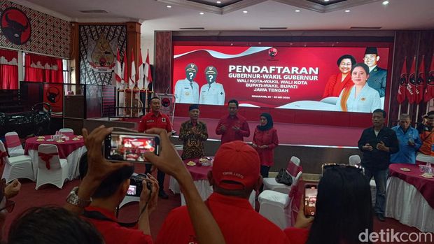 Hendrar Prihadi atau Hendi resmi mendaftar sebagai bakal calon gubernur Jateng lewat PDIP, Kamis (30/5/2024)