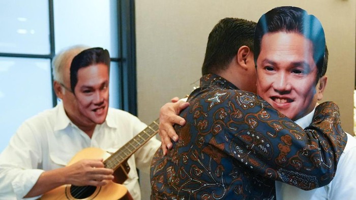 Ia mendapat kejutan dari Menteri Pekerjaan Umum dan Perumahan Rakyat (PUPR) Basuki Hadimuljono dan Menteri Sekretaris Negara Pratikno.