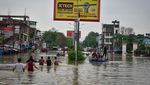 India Diterjang Banjir Bandang Imbas Topan Remal