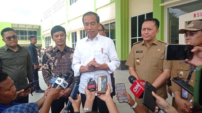 Jokowi meninjau RSUD Musi Rawas Utara, Sumatera Selatan.