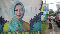 Yang pertama adalah eks Walkot Tangsel Airin Rachmy Diany. Dia merupakan menantu Ratu Atut dan kemungkinan besar dicalonkan partainya, Golkar, maju Pilgub Banten.  