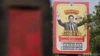 Kemudian ada Dimyati Natakusumah. Dia masih tercatat sebagai anggota DPR Fraksi PKS. Dirinya juga mulai menjajakan peluang ke Pilgub Banten.  