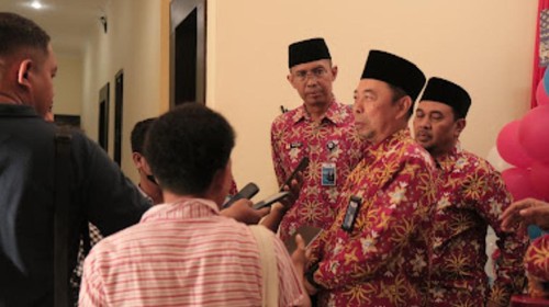 Kepala BPKP Perwakilan NTT, Muhammad Yusuf Ateh, saat memberikan keterangan kepada awak media seusai upacara perayaan HUT BPKP ke 41 di kantornya, Kamis (30/5/2024). (Simon Selly/detikBali)