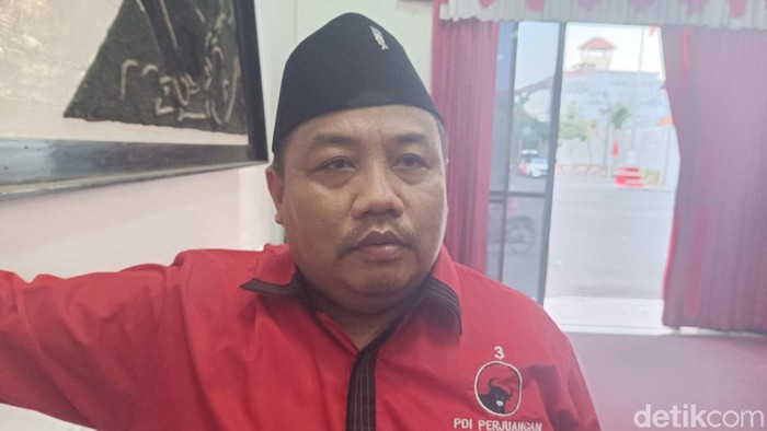 Ketua DPC PDIP Batang Ahmad Ridwan, salah satu caleg DPRD Jateng yang mundur akibat sistem komandante. Foto diunggah Kamis (30/5/2024).