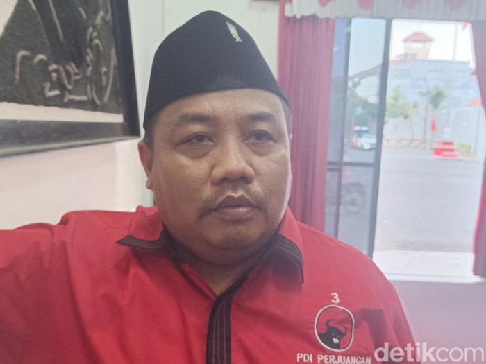 Ketua DPC PDIP Batang Ahmad Ridwan, salah satu caleg DPRD Jateng yang mundur akibat sistem komandante. Foto diunggah Kamis (30/5/2024).