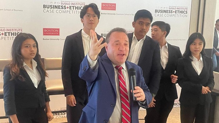 Institut Harry Susilo untuk Etika dalam Ekonomi Global menggelar final kompetisi kasus globalnya yang pertama pada tanggal 30 Mei 2024 di Bimasena, Dharmawangsa, Jakarta, Indonesia.