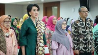 Talkshow dan parade kebaya diikuti peserta dari berbagai organisasi perempuan di Indonesia.