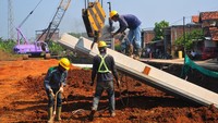 Kementerian PUPR membangun kolam retensi seluas lima hektare dengan menggunakan APBN sebesar Rp 350 miliar.