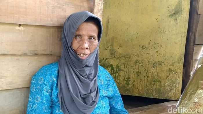 Mak Sombret ditemui di rumahnya Dukuh Mbalong, Desa Kulu, Kecamatan Karanganyar, Kabupaten Pekalongan, Kamis (30/5/2024).
