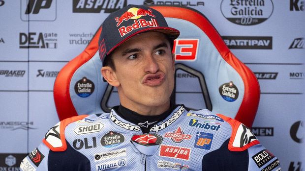 Ducati Spanish rider Marc Marquez is pictured in the box during the second MotoGP free practice session of the Moto Grand Prix of Catalonia at the Circuit de Catalunya on May 25, 2024 in Montmelo on the outskirts of Barcelona. (Photo by Josep LAGO / AFP) / The erroneous mention[s] appearing in the metadata of this photo by Josep LAGO has been modified in AFP systems in the following manner: [Ducati Spanish rider Marc Marquez] instead of [Ducati Spanish rider Alex Marquez]. Please immediately remove the erroneous mention[s] from all your online services and delete it (them) from your servers. If you have been authorized by AFP to distribute it (them) to third parties, please ensure that the same actions are carried out by them. Failure to promptly comply with these instructions will entail liability on your part for any continued or post notification usage. Therefore we thank you very much for all your attention and prompt action. We are sorry for the inconvenience this notification may cause and remain at your disposal for any further information you may require.