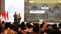 Maruf Amin memberikan sambutan usai melakukan peresmian gedung Bank Syariah Indonesia (BSI) Aceh. 