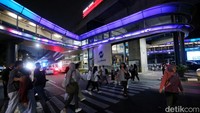 MRT menyampaikan permohonan maaf karena perjalanan kereta dihentikan sementara. Hal itu, menurut dia, untuk memastikan keselamatan penumpang.