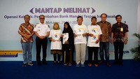 Direktur Utama Bank Mandiri Taspen, Elmamber P. Sinaga menjelaskan bahwa program Mantap Melihat merupakan program operasi katarak yang sepenuhnya ditanggung oleh Bank Mandiri Taspen dan Allianz. 