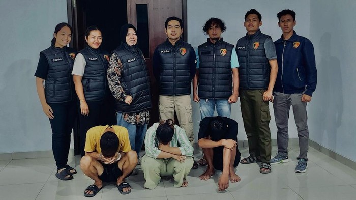 Pasutri ditangkap usai jual keponakan ke pria hidung belang.