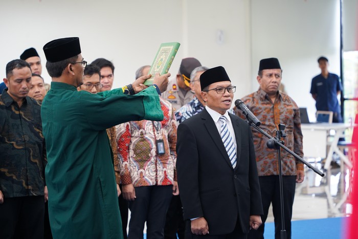 Pelantikan Rektor UIII Periode 2024-2029 Prof Jamhari Makruf
