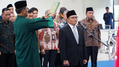 UIII Punya Rektor Baru! Prof Jamhari Makruf Suksesor Prof Komaruddin Hidayat