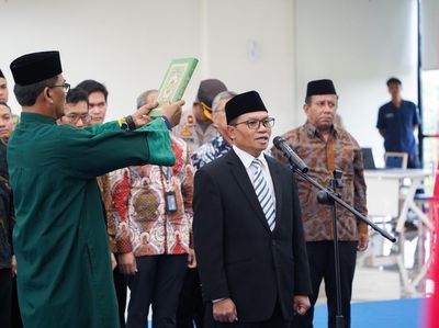 UIII Punya Rektor Baru! Prof Jamhari Makruf Suksesor Prof Komaruddin Hidayat