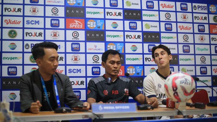Pelatih Madura United Rakhmad Basuki