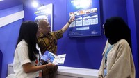 Pelni memperkenalkan wisata pinisi dengan harga terjangkau mulai dari Rp 2.600.000/pax dengan Kapal Pelita Arunika 01, sembari berkeliling ke Pulau Komodo, Pulau Padar dan Pink Beach, Teman Pelni sebutan bersahabat untuk customernya bisa menikmati fasilitas seperti trekking, snorkling juga menikmasti sunset in boat.