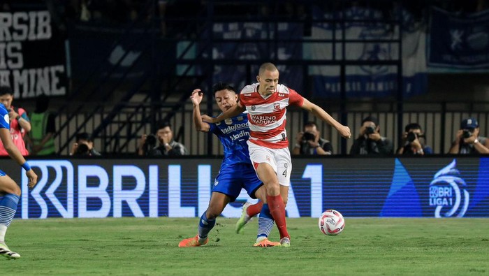 Pertandingan Persib Bandung vs Madura United di leg pertama